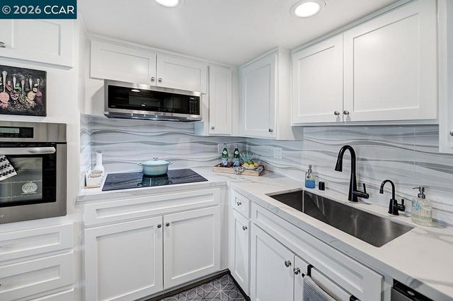 2600 Ptarmigan Dr 3, Walnut Creek, CA 94595