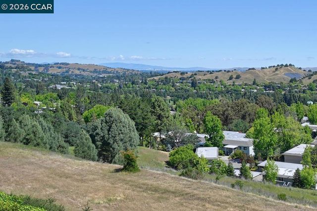 2600 Ptarmigan Dr 3, Walnut Creek, CA 94595