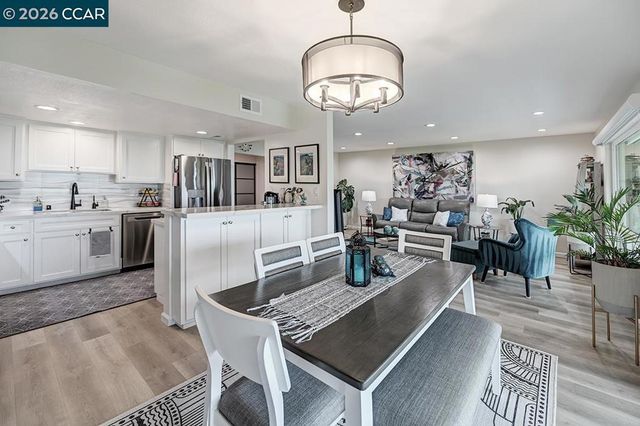 2600 Ptarmigan Dr 3, Walnut Creek, CA 94595