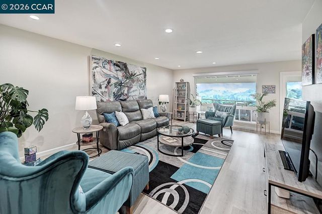 2600 Ptarmigan Dr 3, Walnut Creek, CA 94595