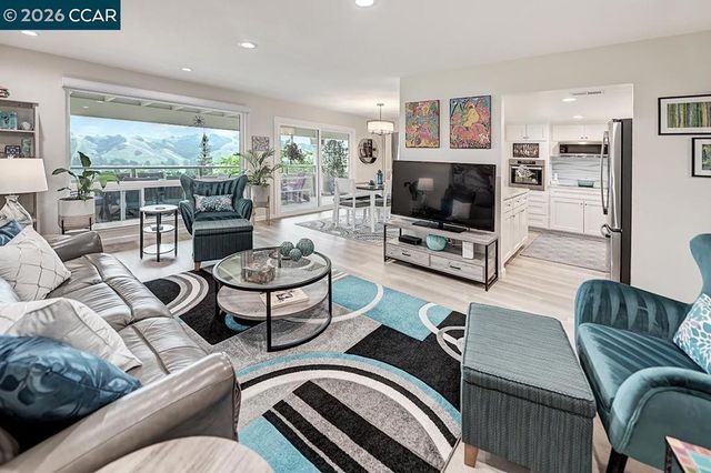 2600 Ptarmigan Dr 3, Walnut Creek, CA 94595