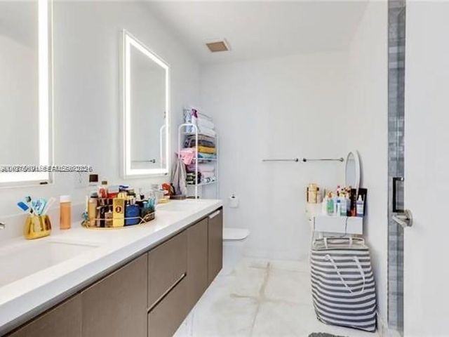 851 NE 1st Ave 3000, Miami, FL 33132