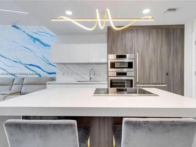 851 NE 1st Ave 3000, Miami, FL 33132