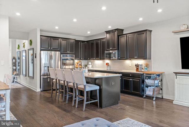 131 MULBERRY DR, Malvern, PA 19355