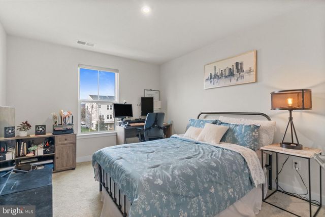 131 MULBERRY DR, Malvern, PA 19355