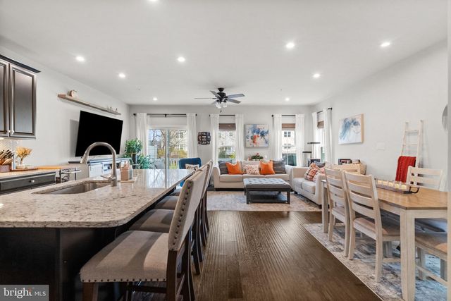 131 MULBERRY DR, Malvern, PA 19355