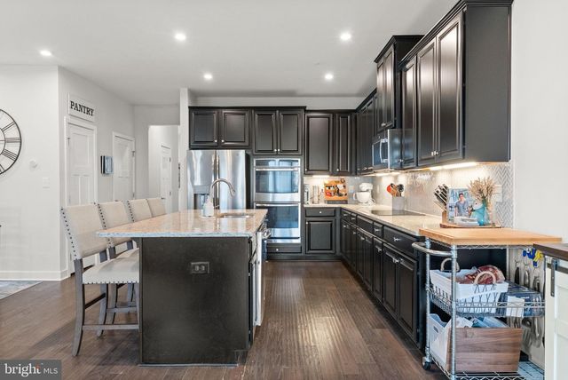 131 MULBERRY DR, Malvern, PA 19355