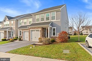 131 MULBERRY DR, Malvern, PA 19355