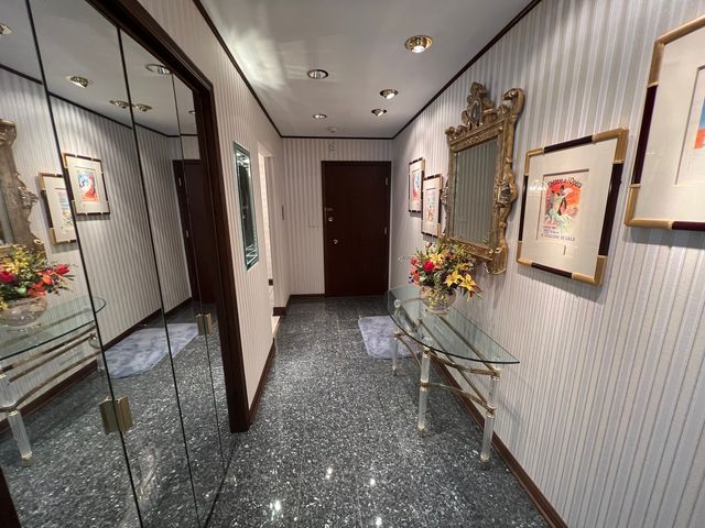 500 Thames Parkway 1F, Park Ridge, IL 60068