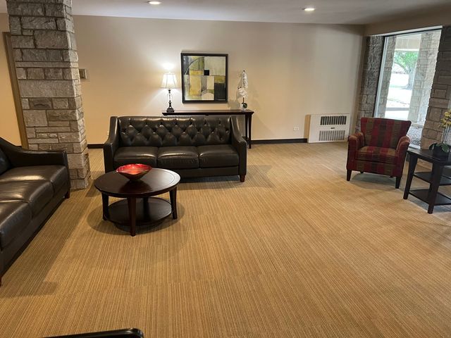 500 Thames Parkway 1F, Park Ridge, IL 60068