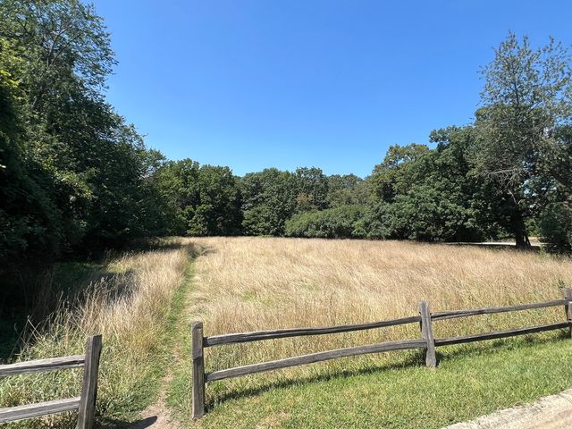 500 Thames Parkway 1F, Park Ridge, IL 60068