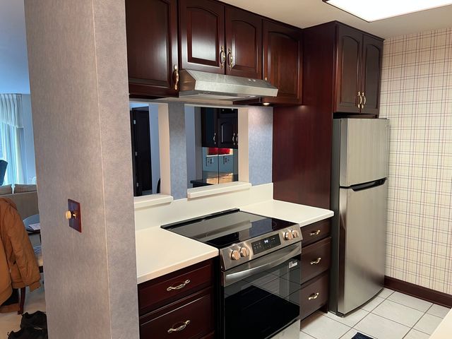 500 Thames Parkway 1F, Park Ridge, IL 60068