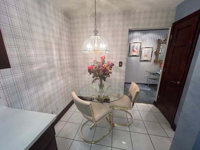 500 Thames Parkway 1F, Park Ridge, IL 60068