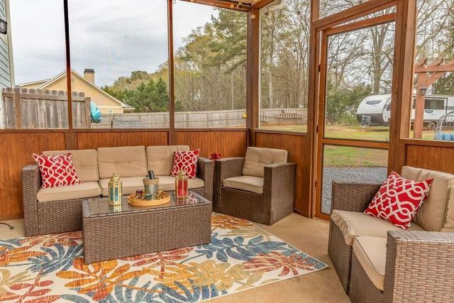 209 Suffolk Way, Mcdonough, GA 30252