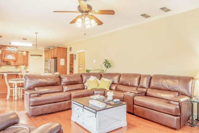 209 Suffolk Way, Mcdonough, GA 30252