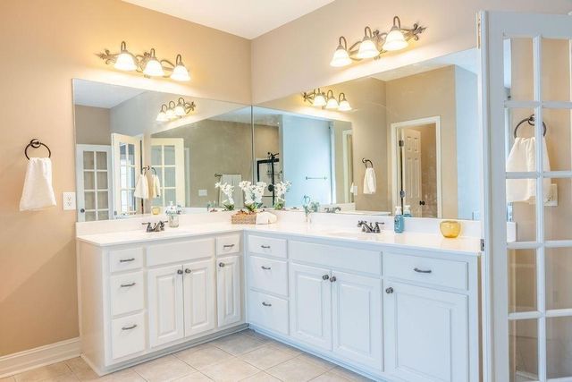 209 Suffolk Way, Mcdonough, GA 30252