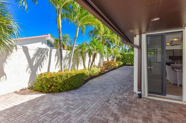 1469 Via Privada, Jupiter, FL 33477
