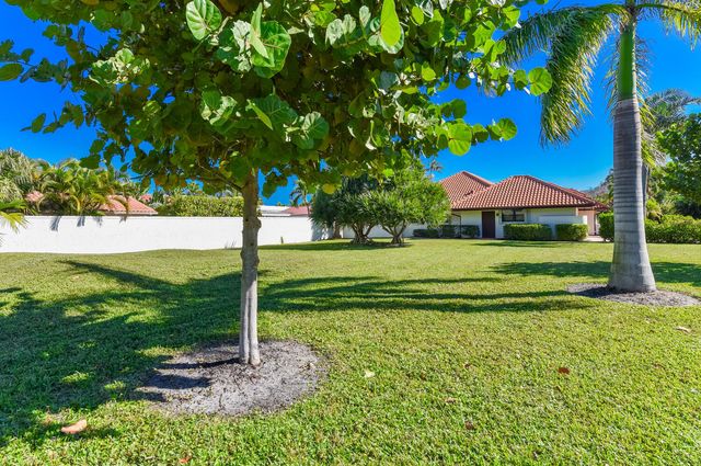 1469 Via Privada, Jupiter, FL 33477