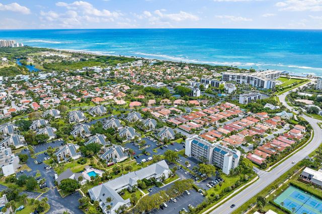 1469 Via Privada, Jupiter, FL 33477