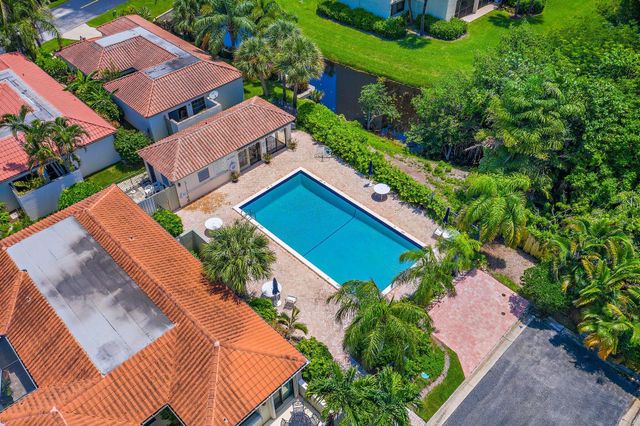 1469 Via Privada, Jupiter, FL 33477