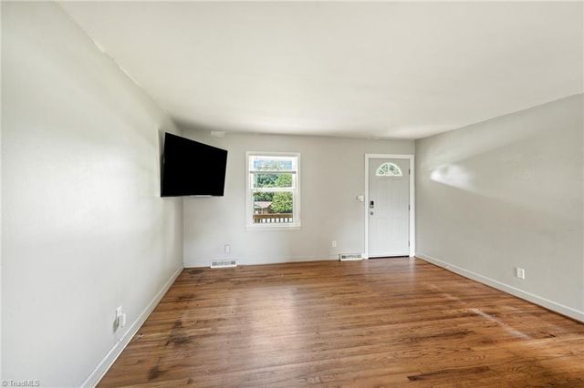 141 Lowell Street, Lexington, NC 27295