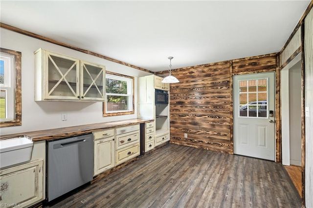 141 Lowell Street, Lexington, NC 27295