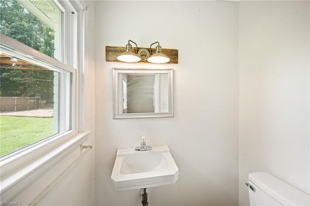 141 Lowell Street, Lexington, NC 27295