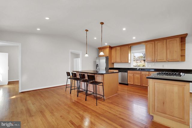 4623 WISSAHICAN AVE, Rockville, MD 20853