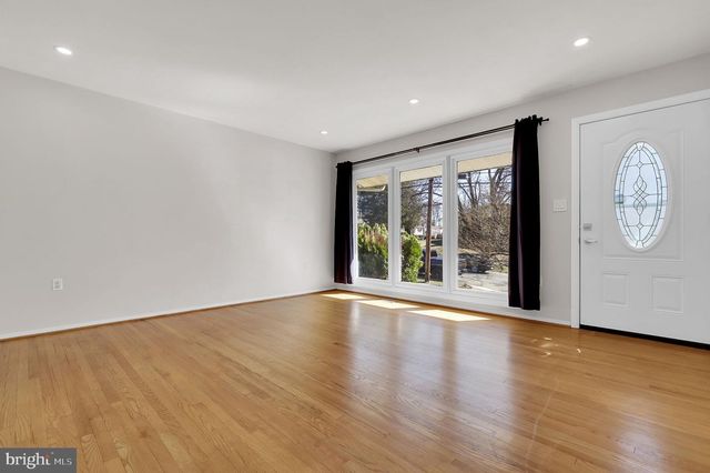 4623 WISSAHICAN AVE, Rockville, MD 20853