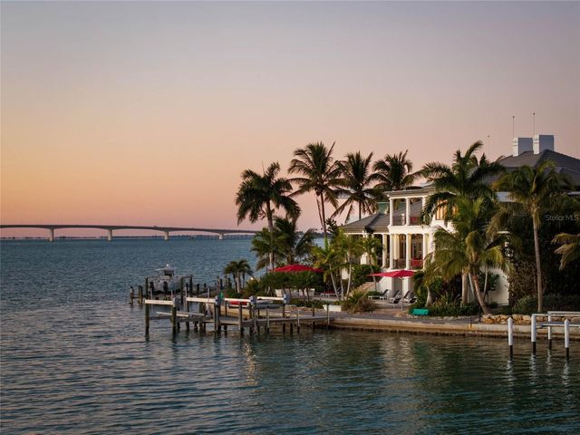 1204 HILLVIEW DRIVE, Sarasota, FL 34239