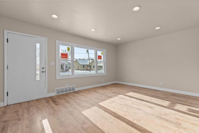 304 DIVISION STREET, Neenah, WI 54956