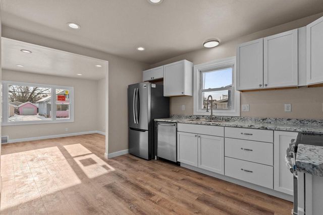 304 DIVISION STREET, Neenah, WI 54956