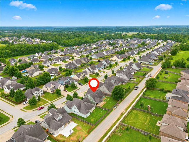 1010 Charing Cross, Cave Springs, AR 72718