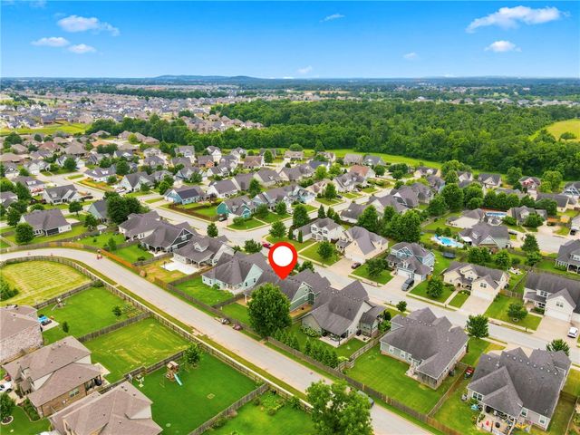 1010 Charing Cross, Cave Springs, AR 72718