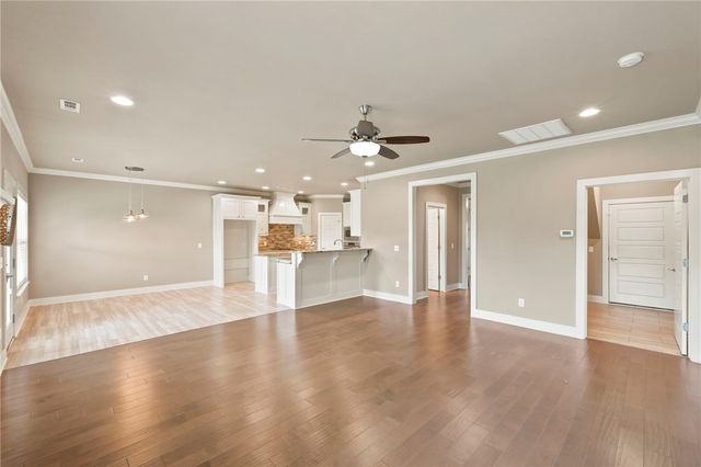 1010 Charing Cross, Cave Springs, AR 72718