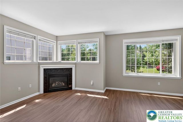 4073 Waterford Drive, Upper Saucon Twp, PA 18034