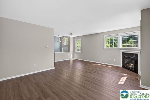 4073 Waterford Drive, Upper Saucon Twp, PA 18034
