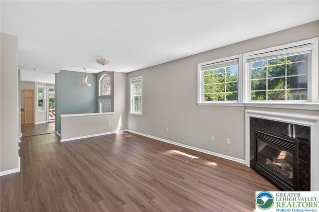 4073 Waterford Drive, Upper Saucon Twp, PA 18034