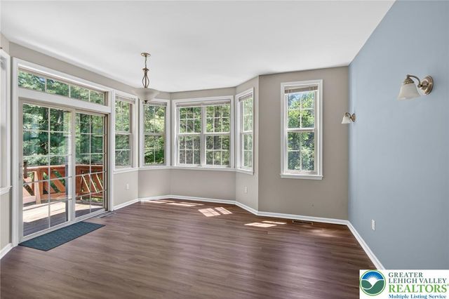 4073 Waterford Drive, Upper Saucon Twp, PA 18034