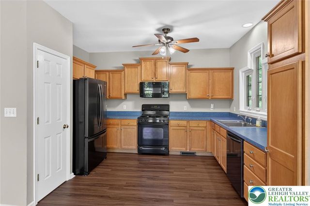 4073 Waterford Drive, Upper Saucon Twp, PA 18034