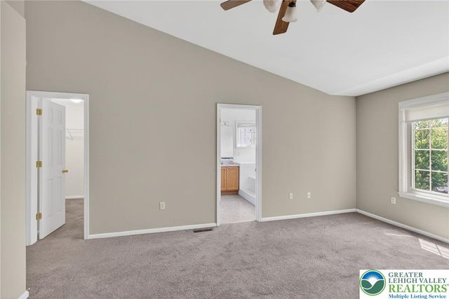 4073 Waterford Drive, Upper Saucon Twp, PA 18034