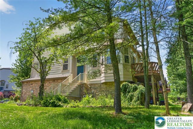 4073 Waterford Drive, Upper Saucon Twp, PA 18034