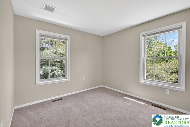 4073 Waterford Drive, Upper Saucon Twp, PA 18034