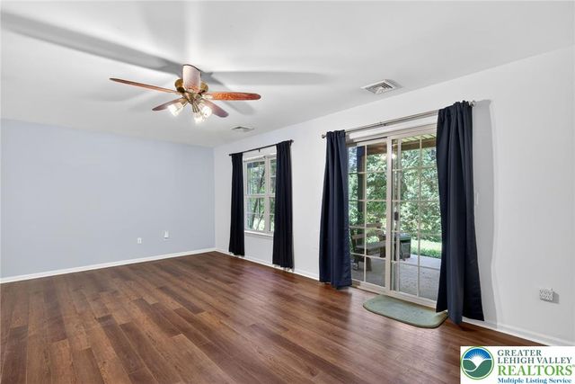 4073 Waterford Drive, Upper Saucon Twp, PA 18034