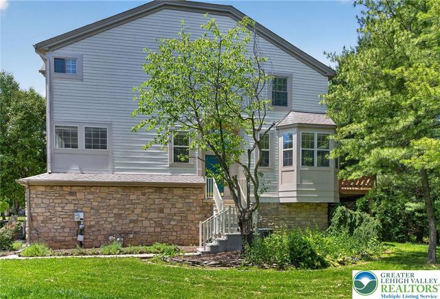 4073 Waterford Drive, Upper Saucon Twp, PA 18034