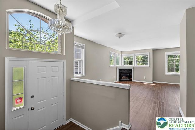 4073 Waterford Drive, Upper Saucon Twp, PA 18034