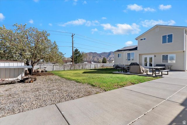 993 N WHITE PINE DR, Tooele, UT 84074