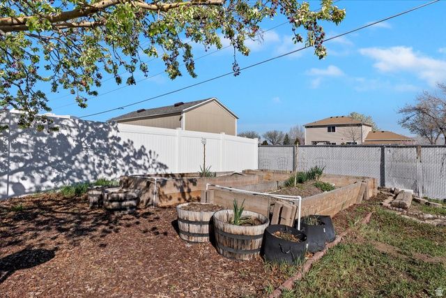 993 N WHITE PINE DR, Tooele, UT 84074