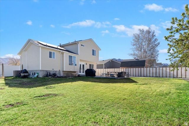 993 N WHITE PINE DR, Tooele, UT 84074