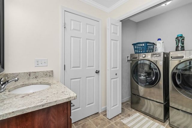 1 Brewster Rd, Randolph, MA 02368